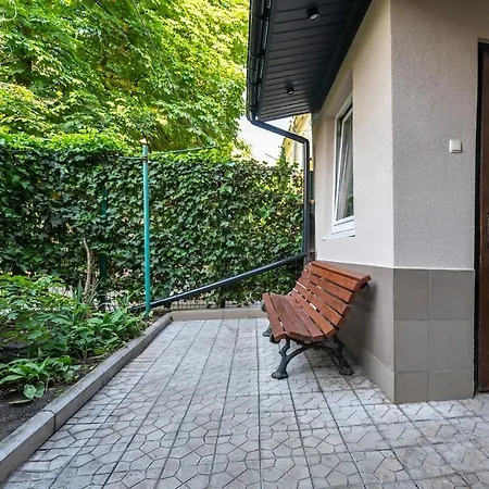 дім з двориком, центр, море Дом отдыха *