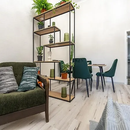 Holiday home дім з двориком, центр, море *