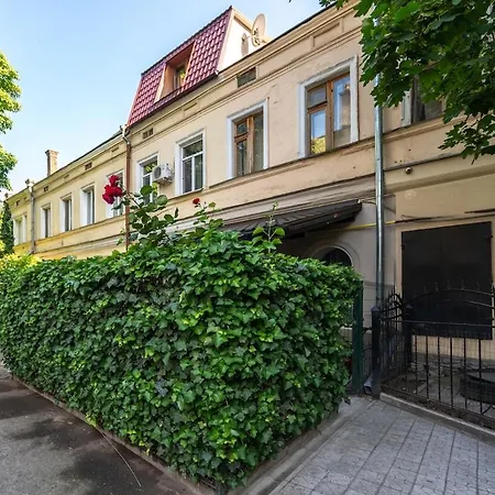 дім з двориком, центр, море Holiday home *