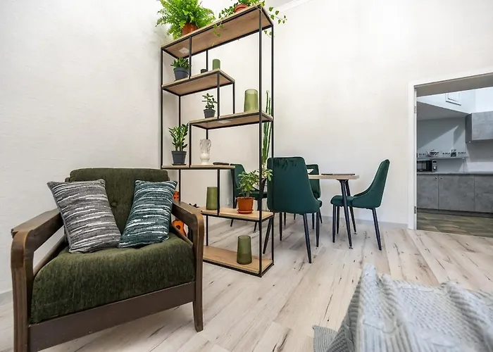 Holiday home дім з двориком, центр, море *