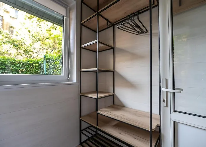 дім з двориком, центр, море *